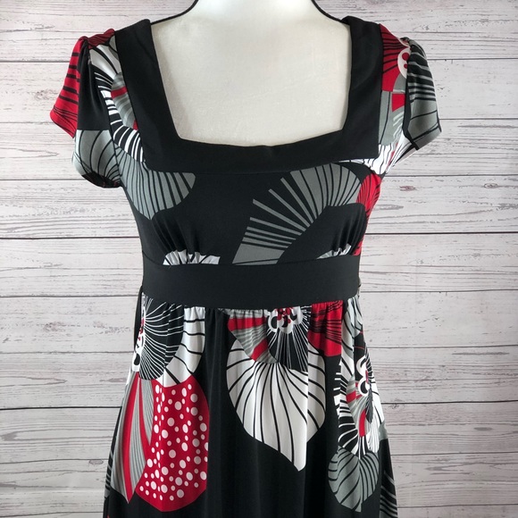 Wrapper women juniors size M floral tie back Dress - Picture 3 of 8